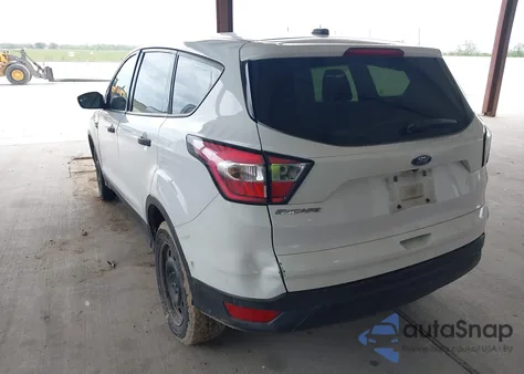 2018 Ford Escape S z USA, uszkodzony, nr VIN 1FMCU0F79JUA71404